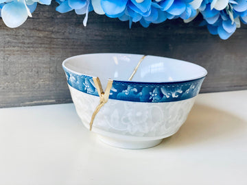 Kintsugi Repaired Blue and White Bowl Gold Inlaid